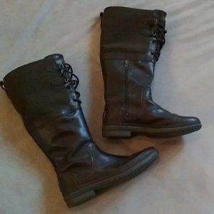 Winter boots for women by UGG